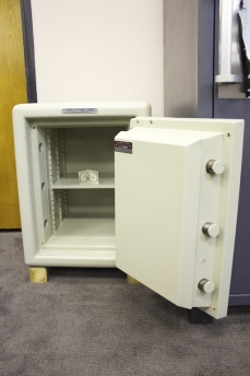 2215 Chatwood Milner Duplex Anti Blowpipe High Security Safe